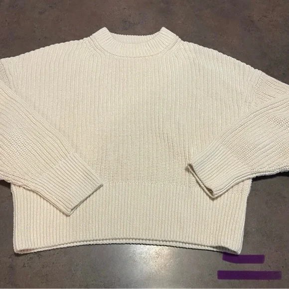 Everlane Beige Sweater - Picture 2 of 7